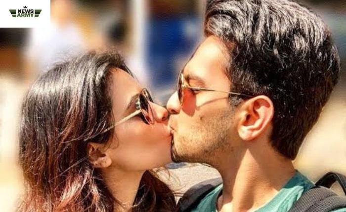 Aditya Narayan lip kiss